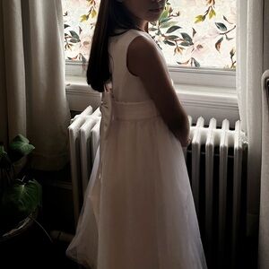 Elegant White Sleeveless Dress for Girls